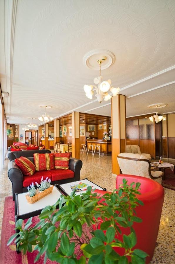 Hotel Bianchi Bibione Exteriör bild